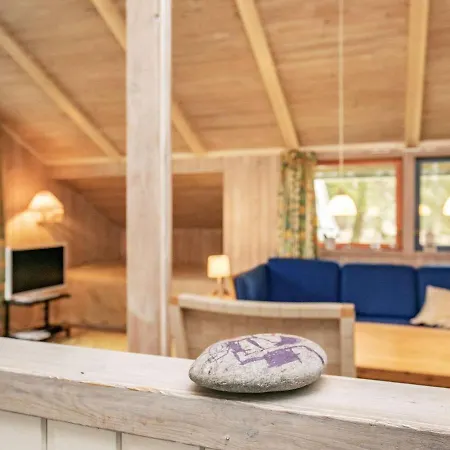 Three-bedroom Holiday In 5 Semesterbostad