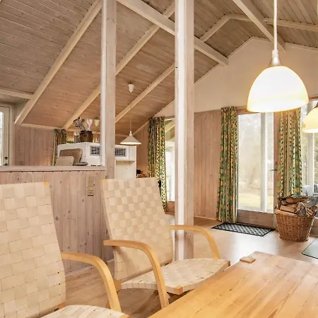 Semesterbostad Three-bedroom Holiday In 5