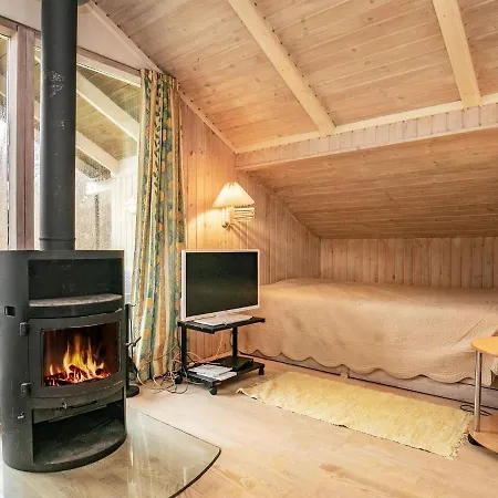 Three-bedroom Holiday In 5 Semesterbostad Nordenbro Vesteregn