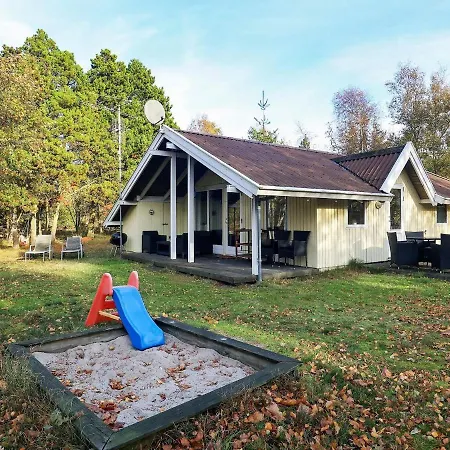Semesterbostad Three-bedroom Holiday In 5